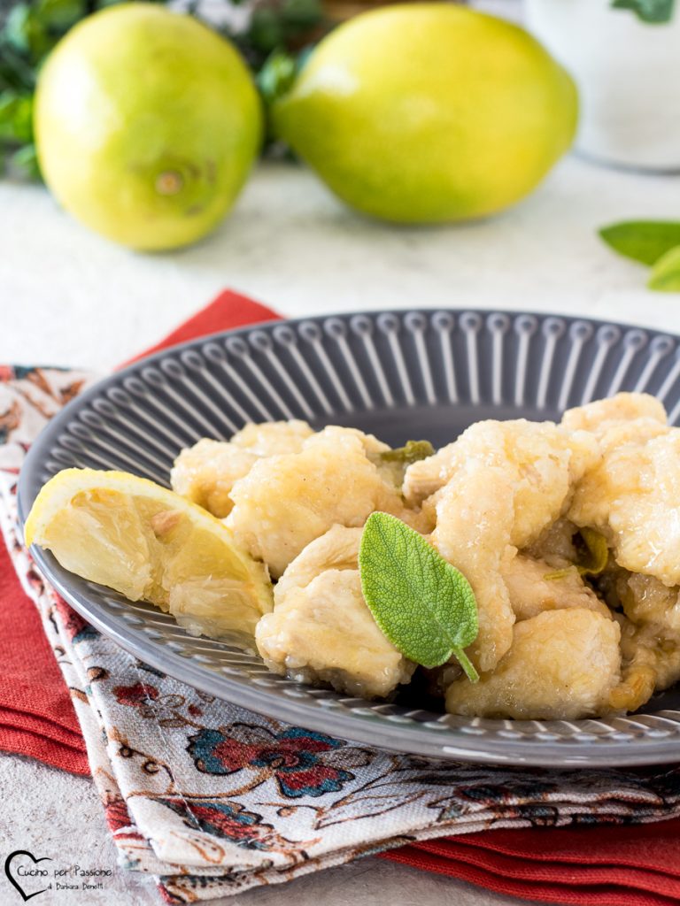 pedaços de frango ao limão