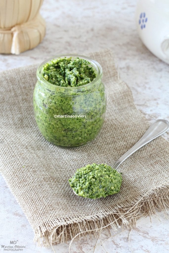 Pesto de nozes e rúcula