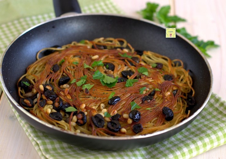 Scammaro frittata de macarrão sem ovos