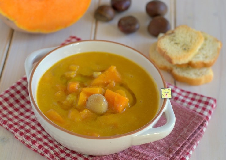 Sopa de abóbora e castanhas