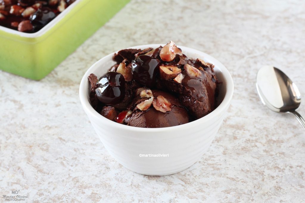 Sorvete de chocolate e leite de coco