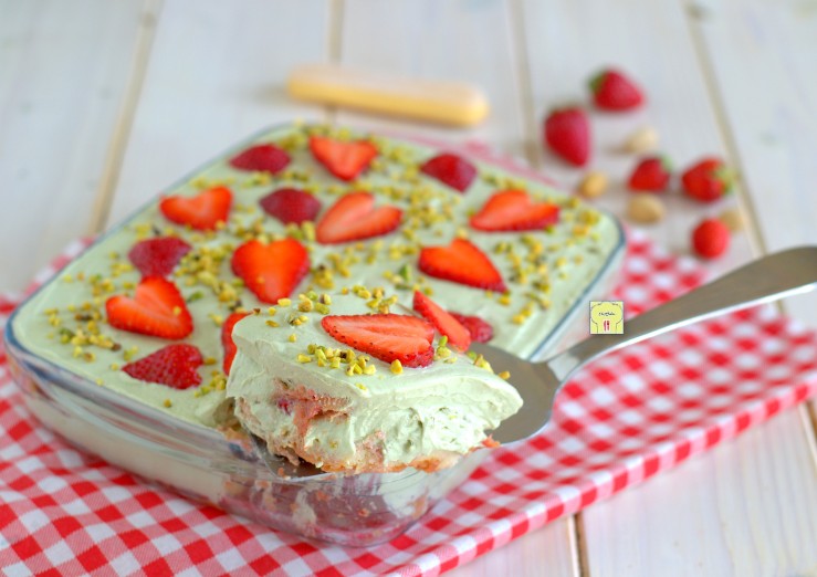 Tiramisù de morango e pistache