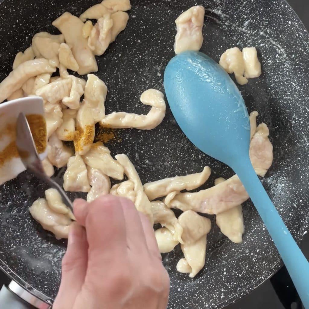 Straccetti di pollo al curry