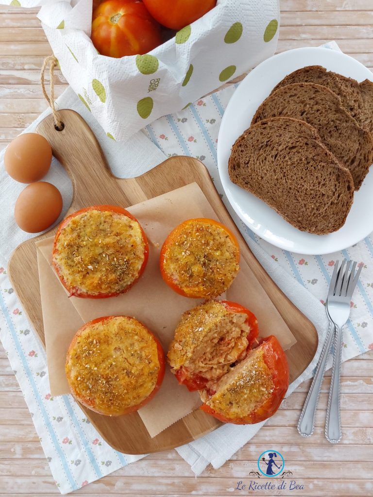 tomates recheados com queijo e ovos