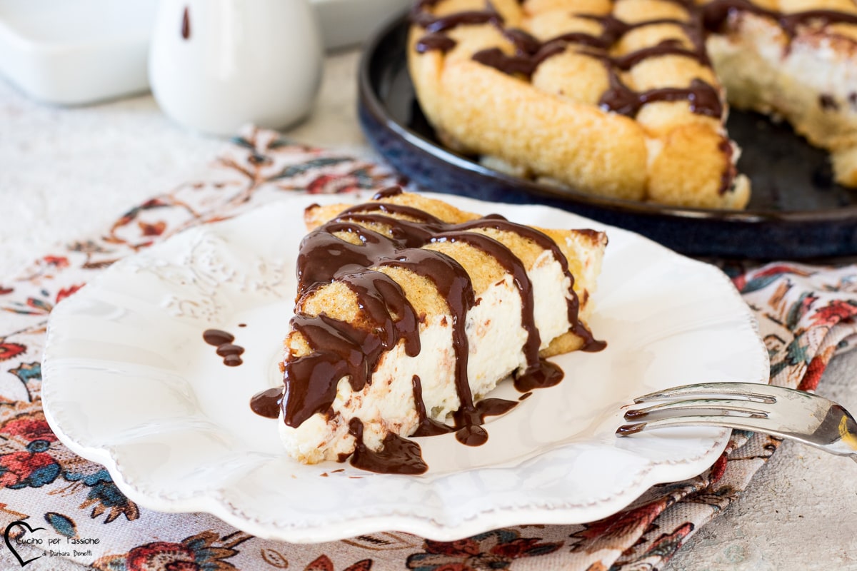 TORTA GELADA COM GOTAS DE CHOCOLATE