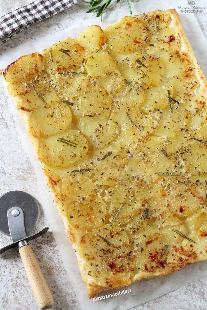 Torta salgada invertida com batatas