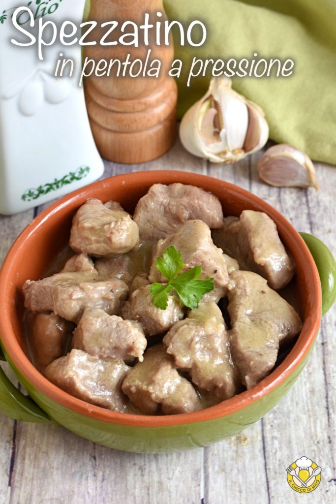 v_ ensopado na panela de pressão receita rápida para ensopado de vitela ou de carne bovina em branco sem tomate o grão de milho