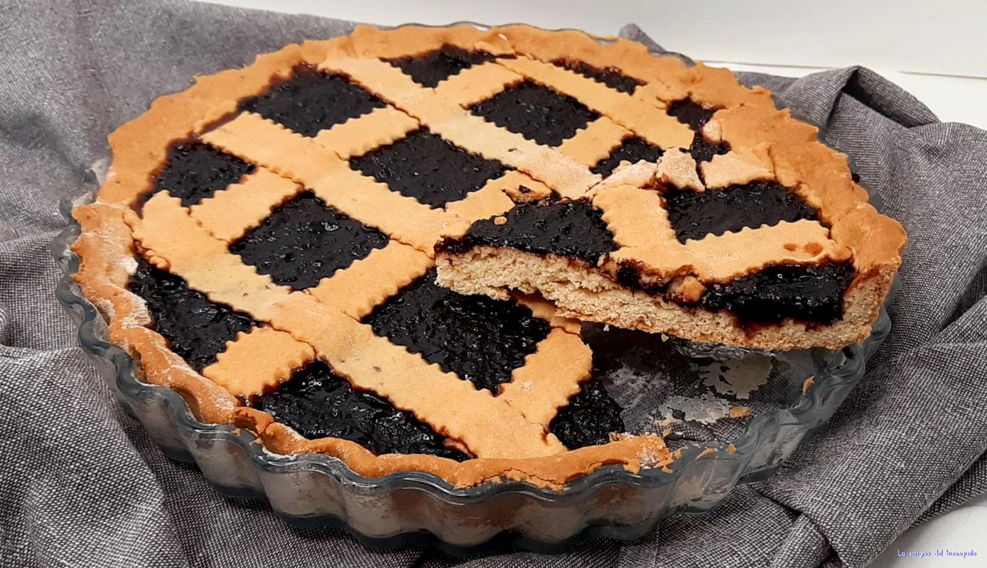 Torta com geleia de uva