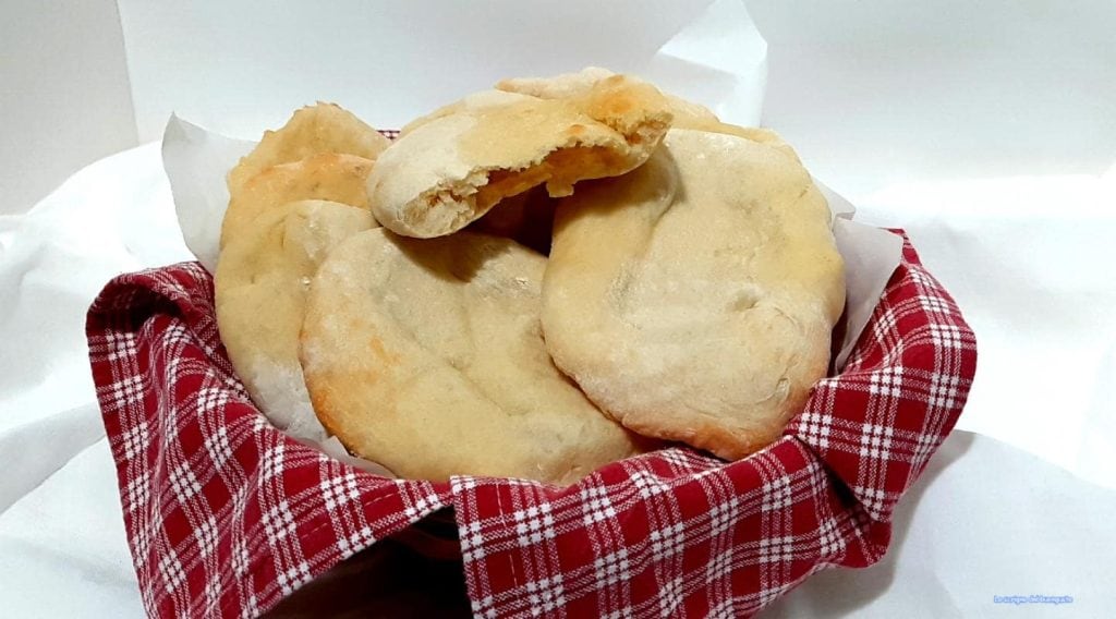 Pizzas fritas na fritadeira a ar