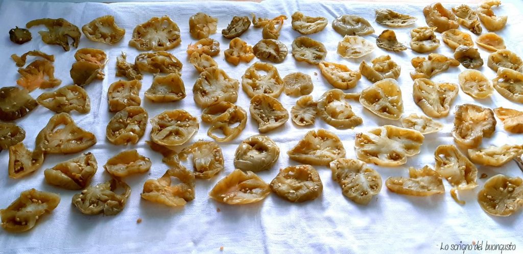 Tomates verdes em conserva