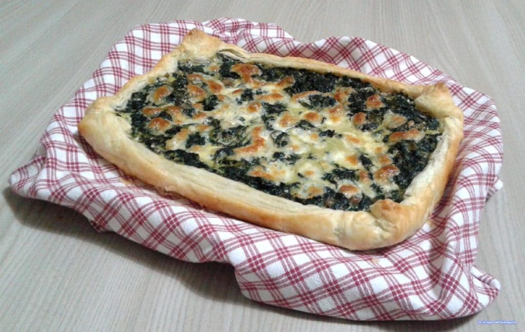 Torta salgada chicória e linguiça