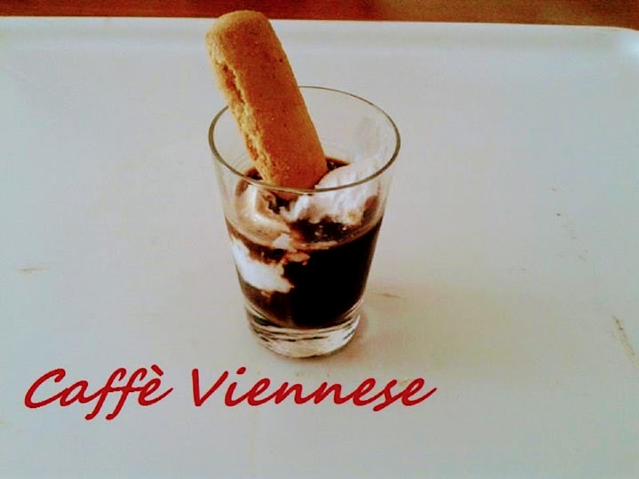 Como se prepara o café Vienense gelado com sorvete