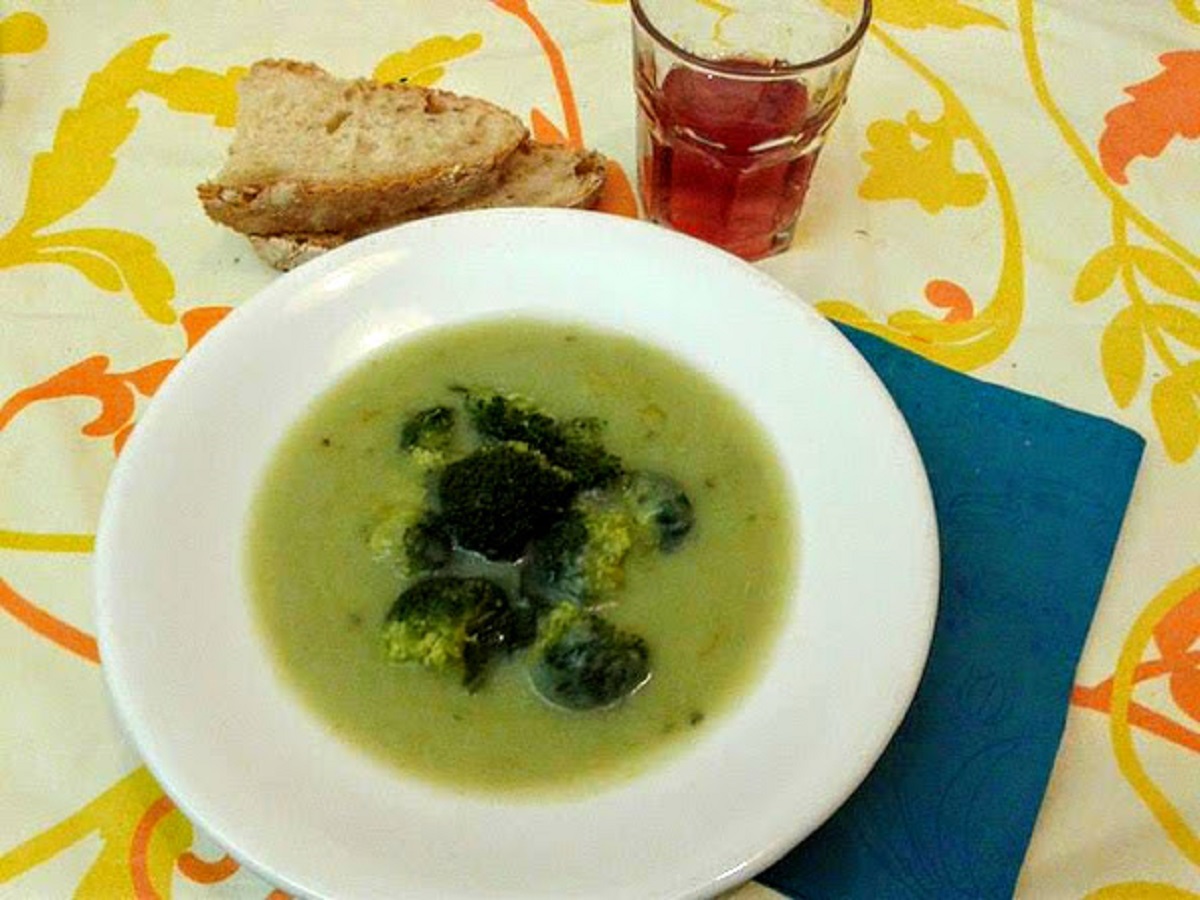 Sopa de legumes do fazendeiro, genuína e aquecedora