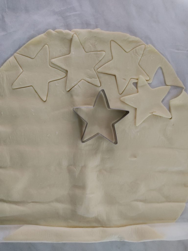 Estrelinhas vol au vent com salmão