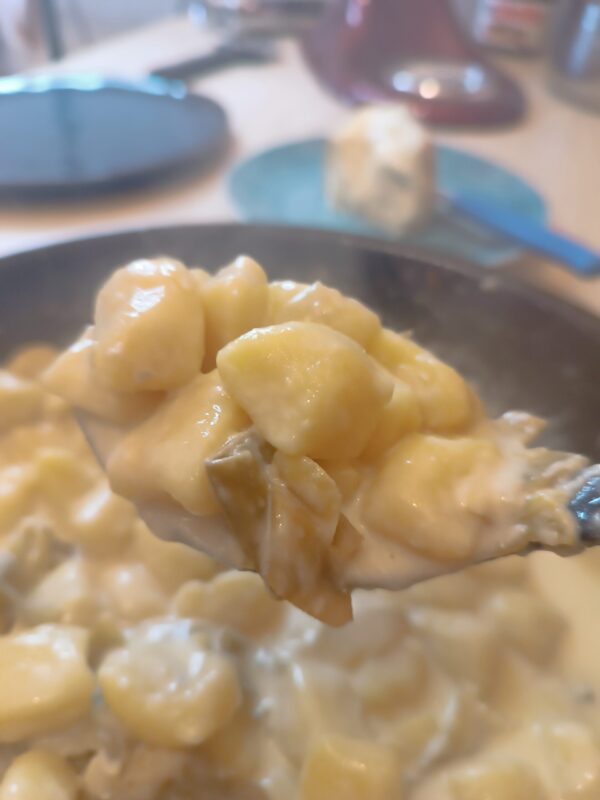 Nhoque de alcachofra e gorgonzola