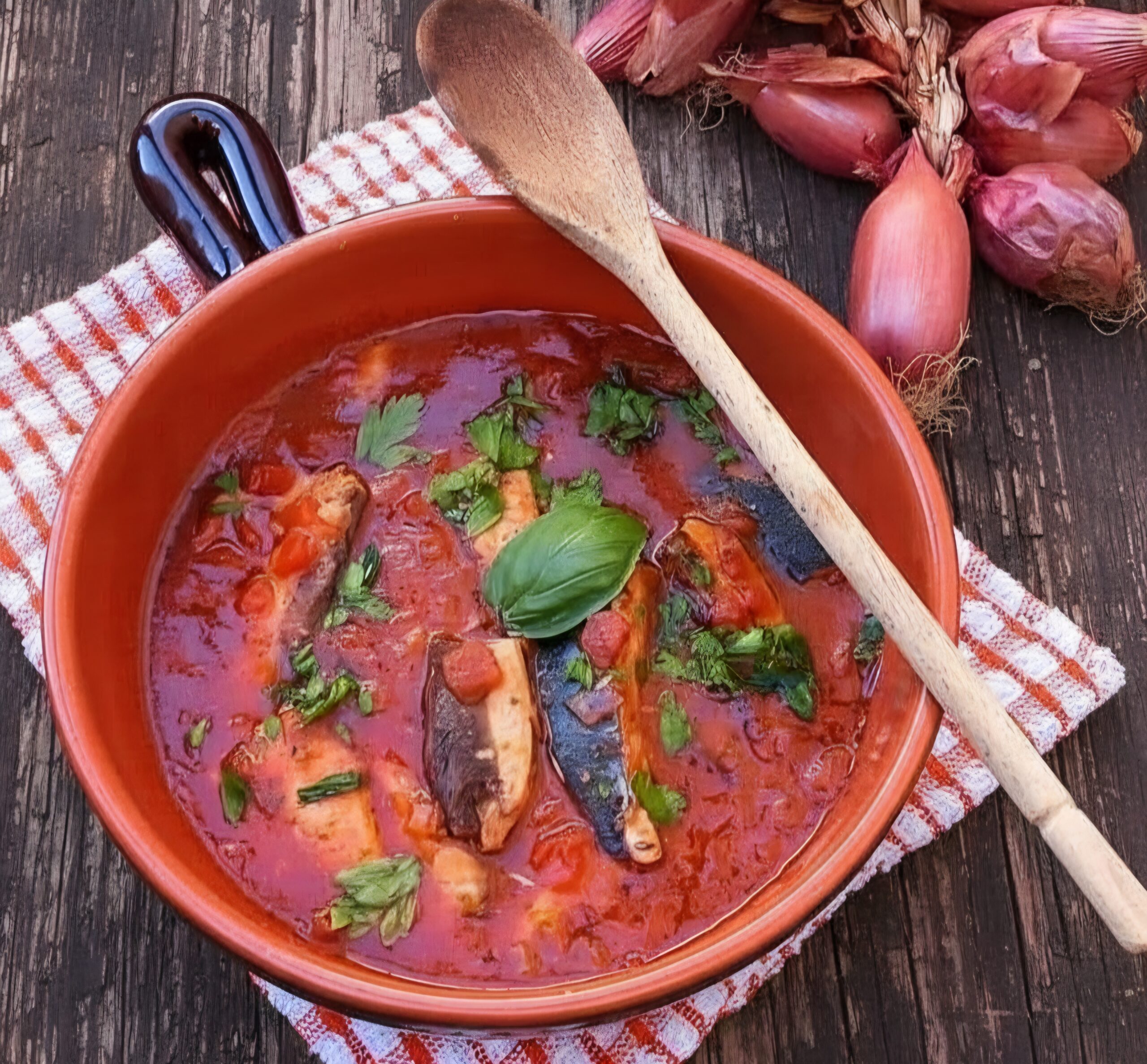 Filé de atum bonito à pizzaiola