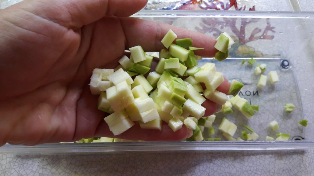 Salada de cogumelos champignon e abobrinha