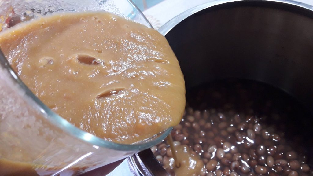 Sopa e massa e feijão estilo risoto