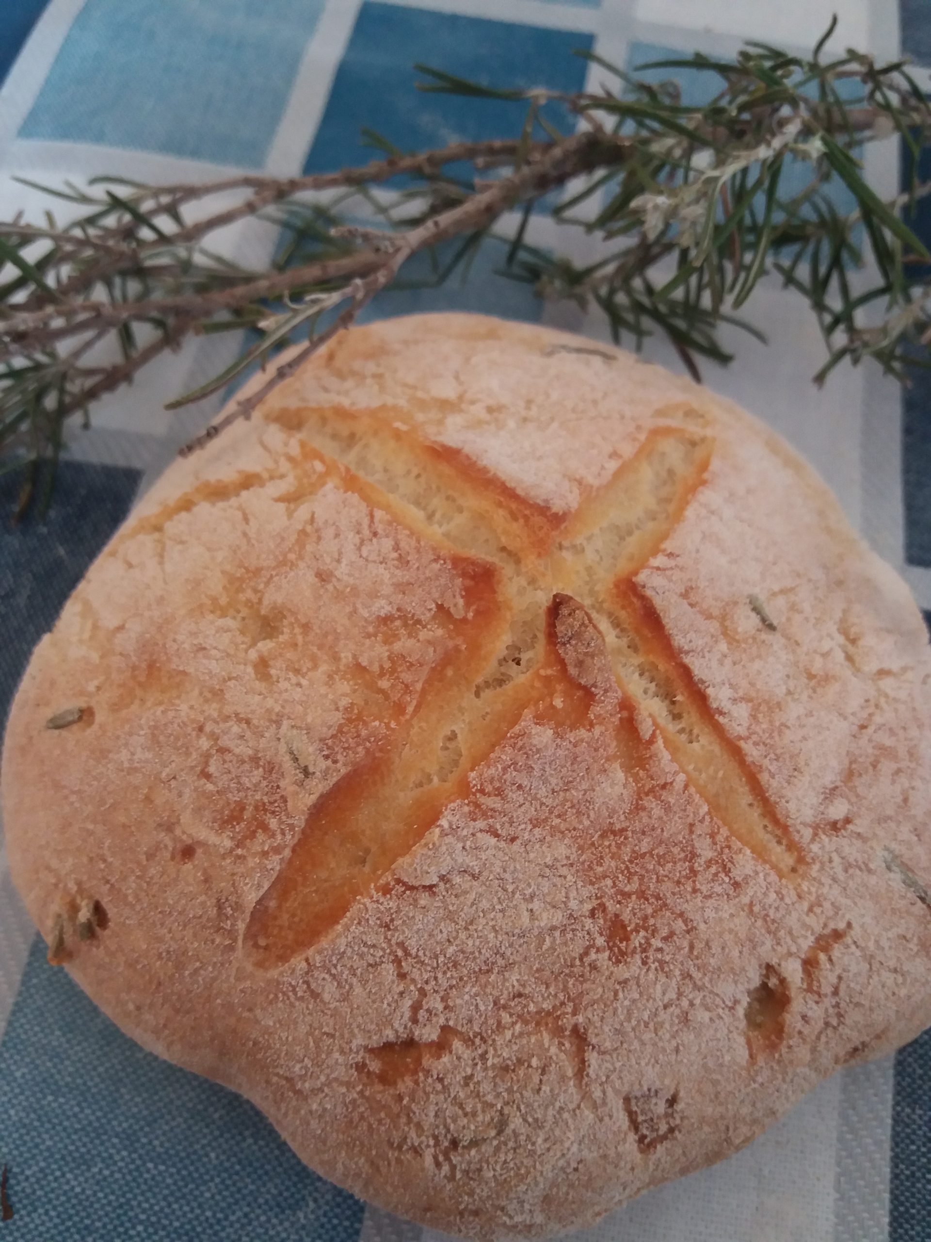 Pão de alecrim com farinha de trigo duro