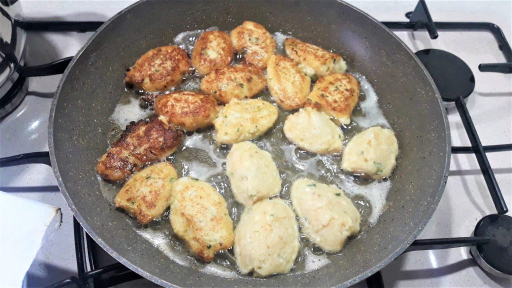 Panquecas de couve-flor na frigideira à Siciliana