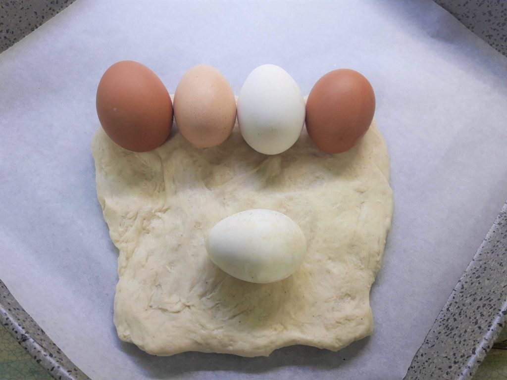 A Cuddura cull'ova da Páscoa Siciliana