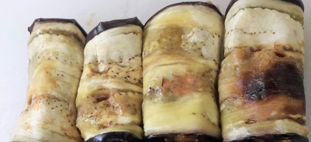 Rolinhos de berinjela à siciliana no forno