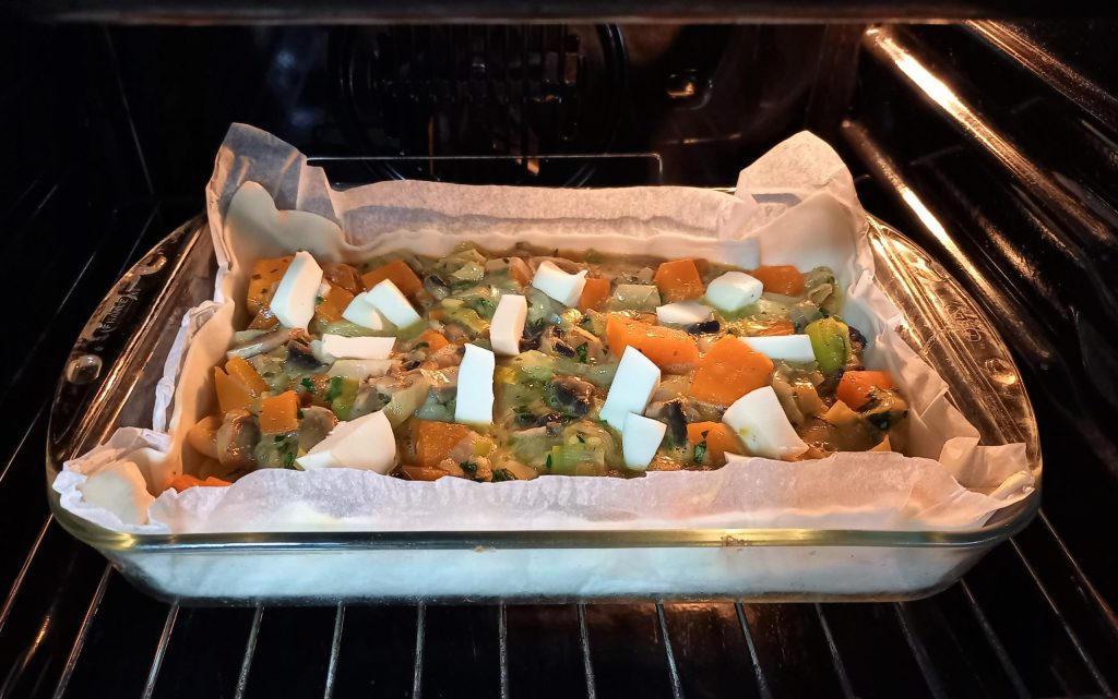 Quiche de abóbora, alho-poró e cogumelos