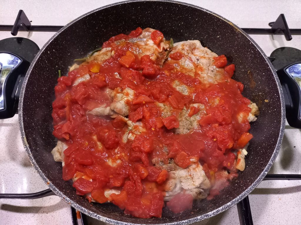 Vamos fazer costelas de porco à pizzaiola