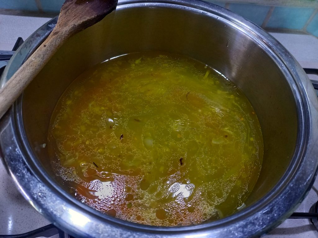 Sopa de ervilhas secas e tubetti