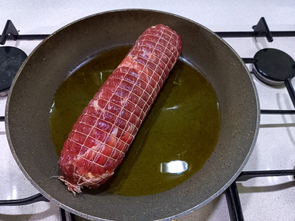 Falsomagro recheado com mortadela e linguiça