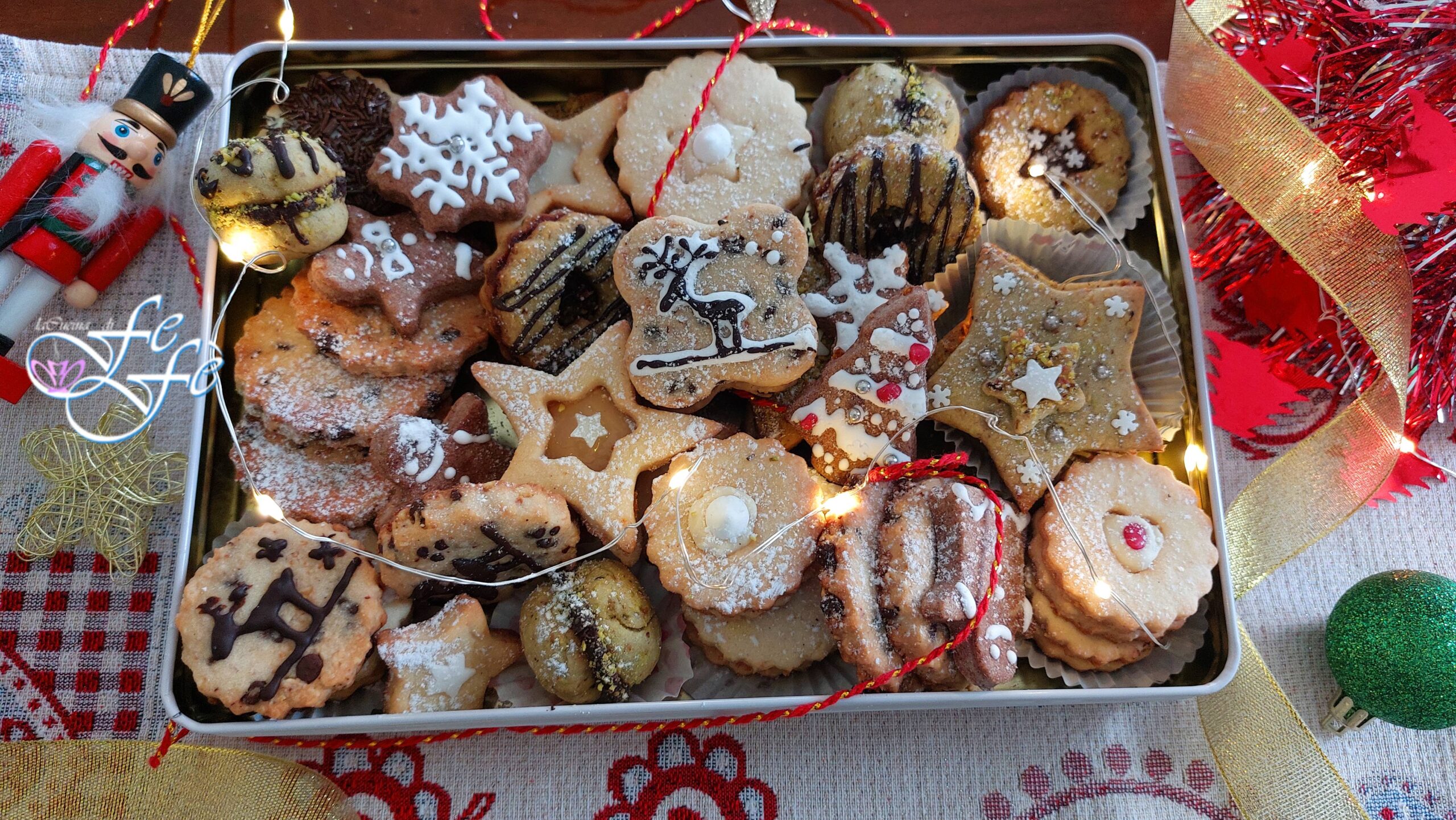 BISCOITOS DE NATAL SORTIDOS COM UMA ÚNICA MASSA