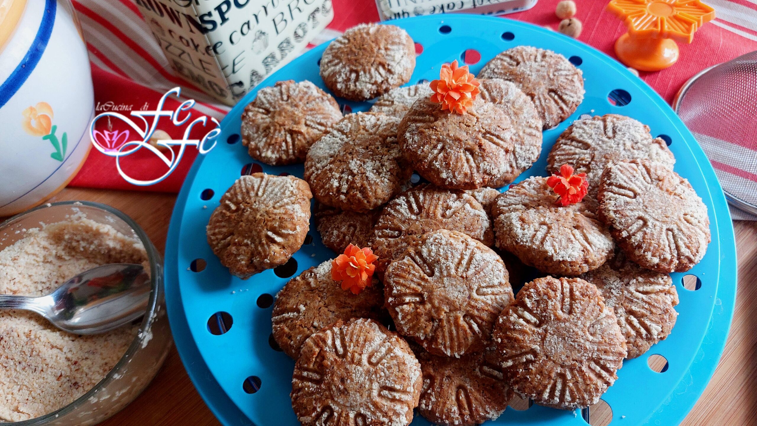 BISCOITOS DE TRIGO SARRACENO E OKARA DE AVELÃS
