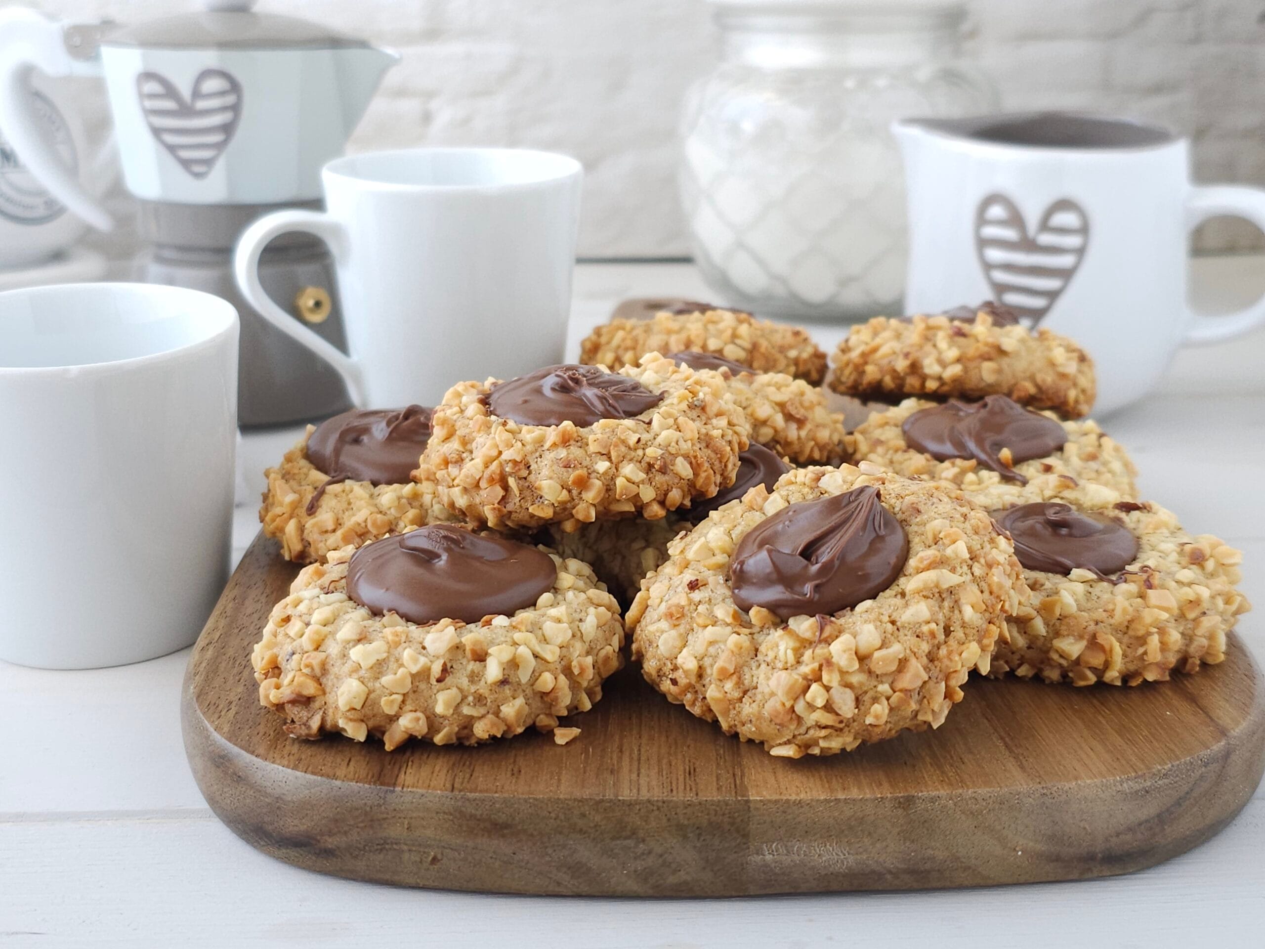 Hazelnut thumbprint cookies, biscoitos com impressão de avelã