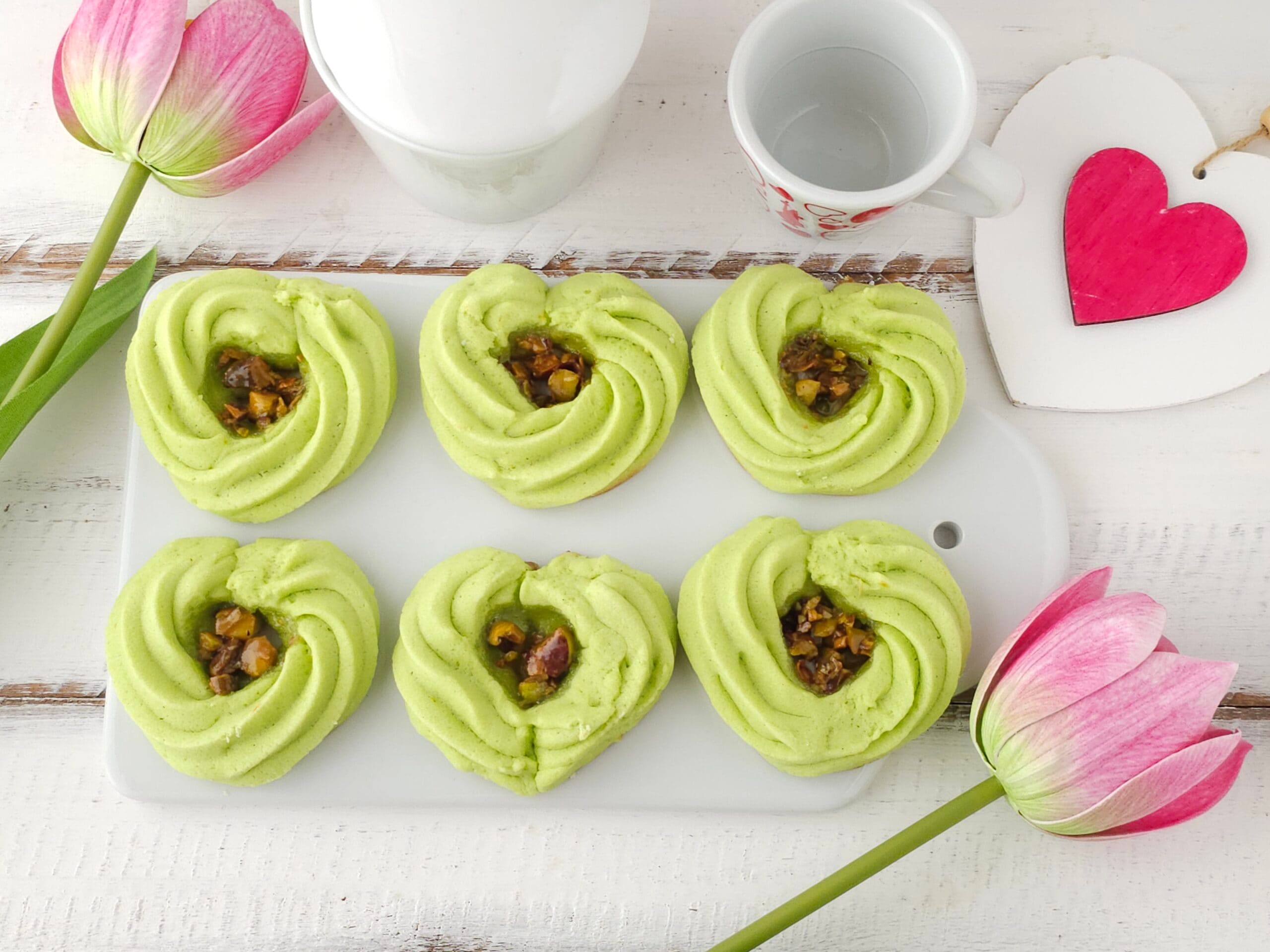 Biscoitos coração de pistache