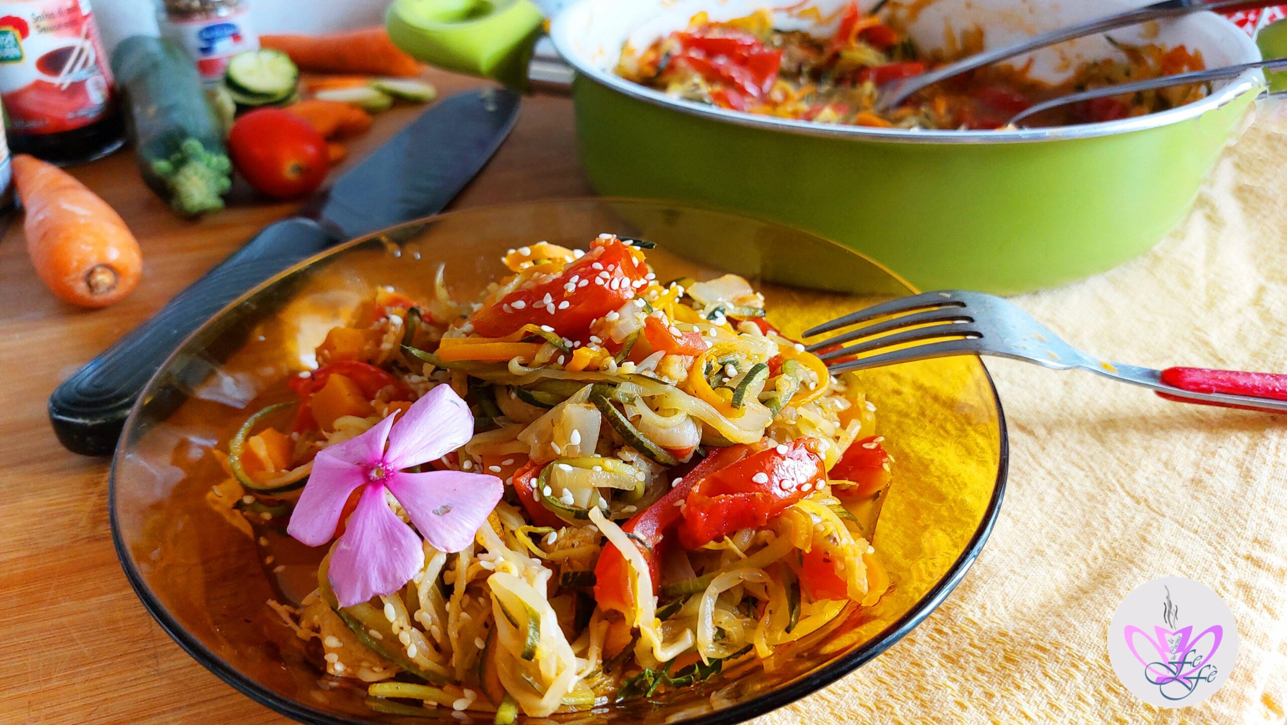 NOODLES DE LEGUMES NA FRIGIDEIRA