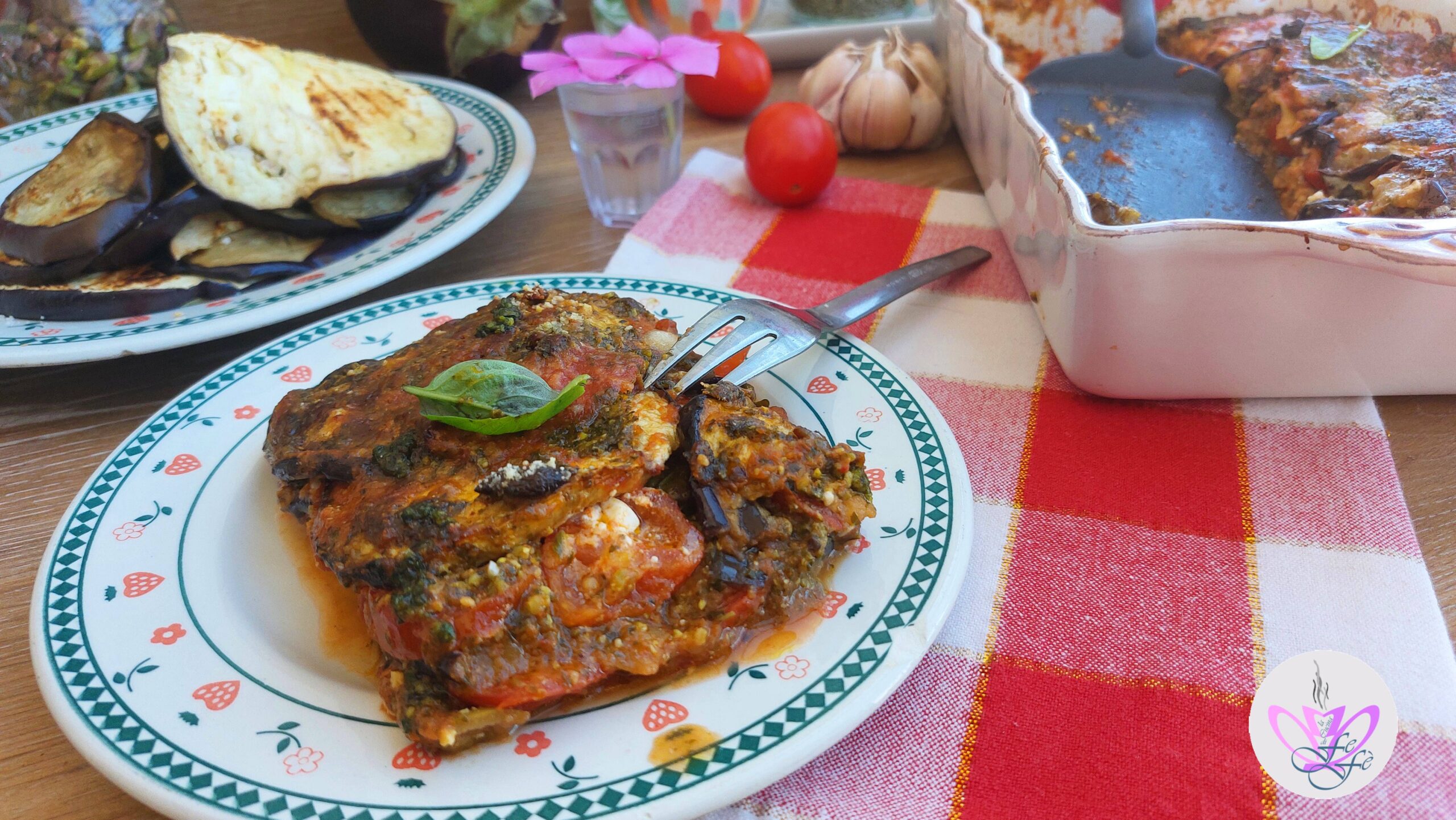 PARMEGIANA DE BERINJELA REVISITADA COM PESTO E FETA GREGA