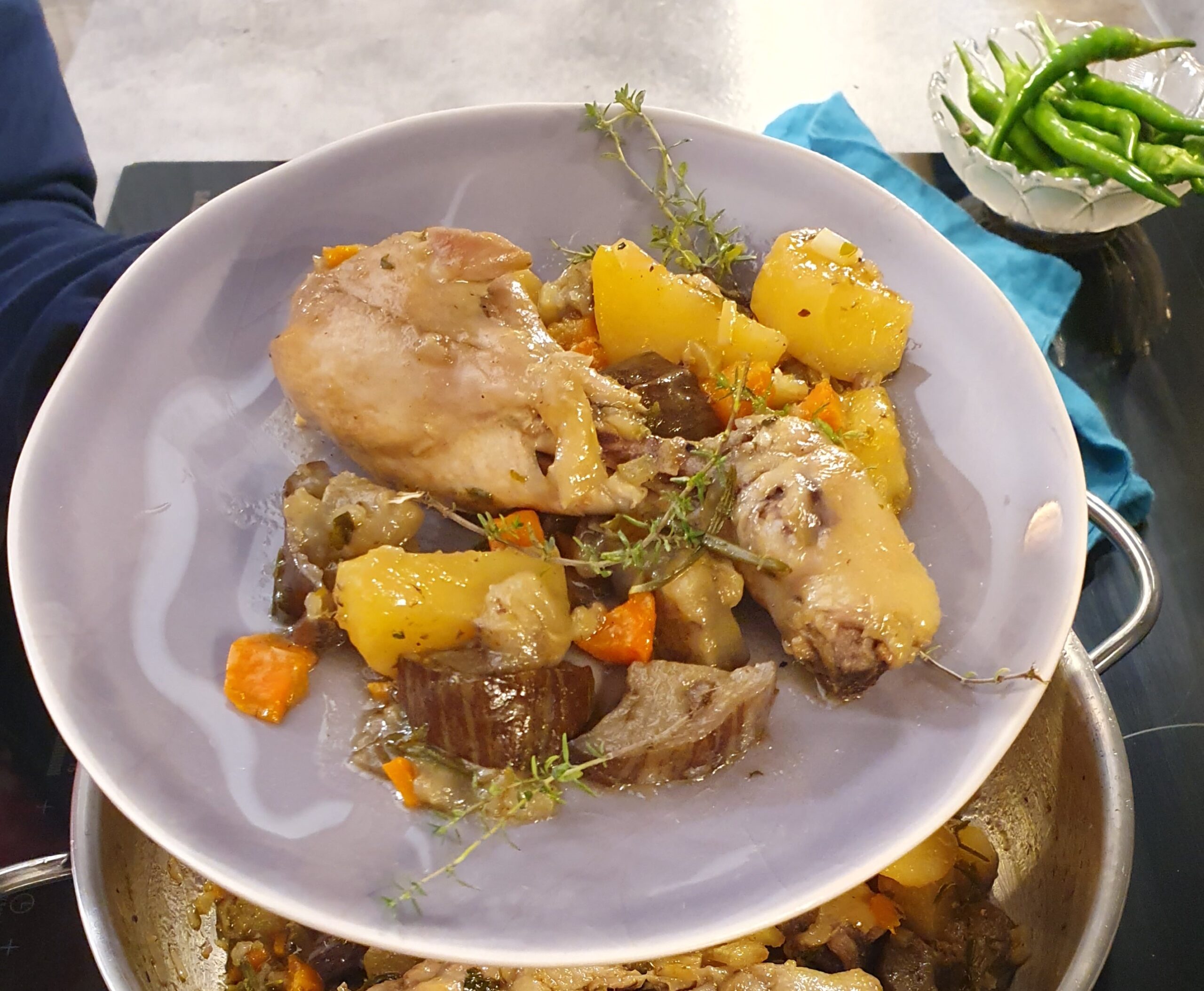 Coxas de frango ensopadas