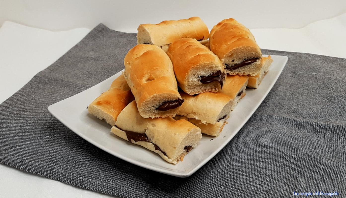 Lanchinhos recheados com Nutella