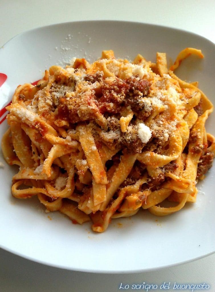 Tagliatelle ao ragù