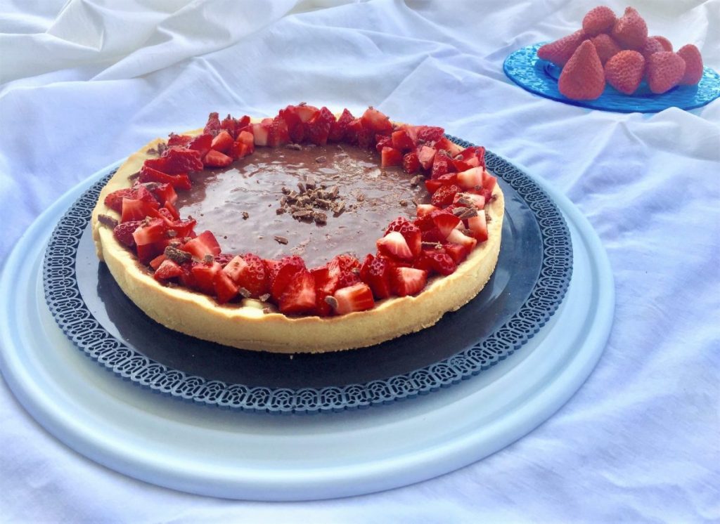 torta de chocolate salada de morangos