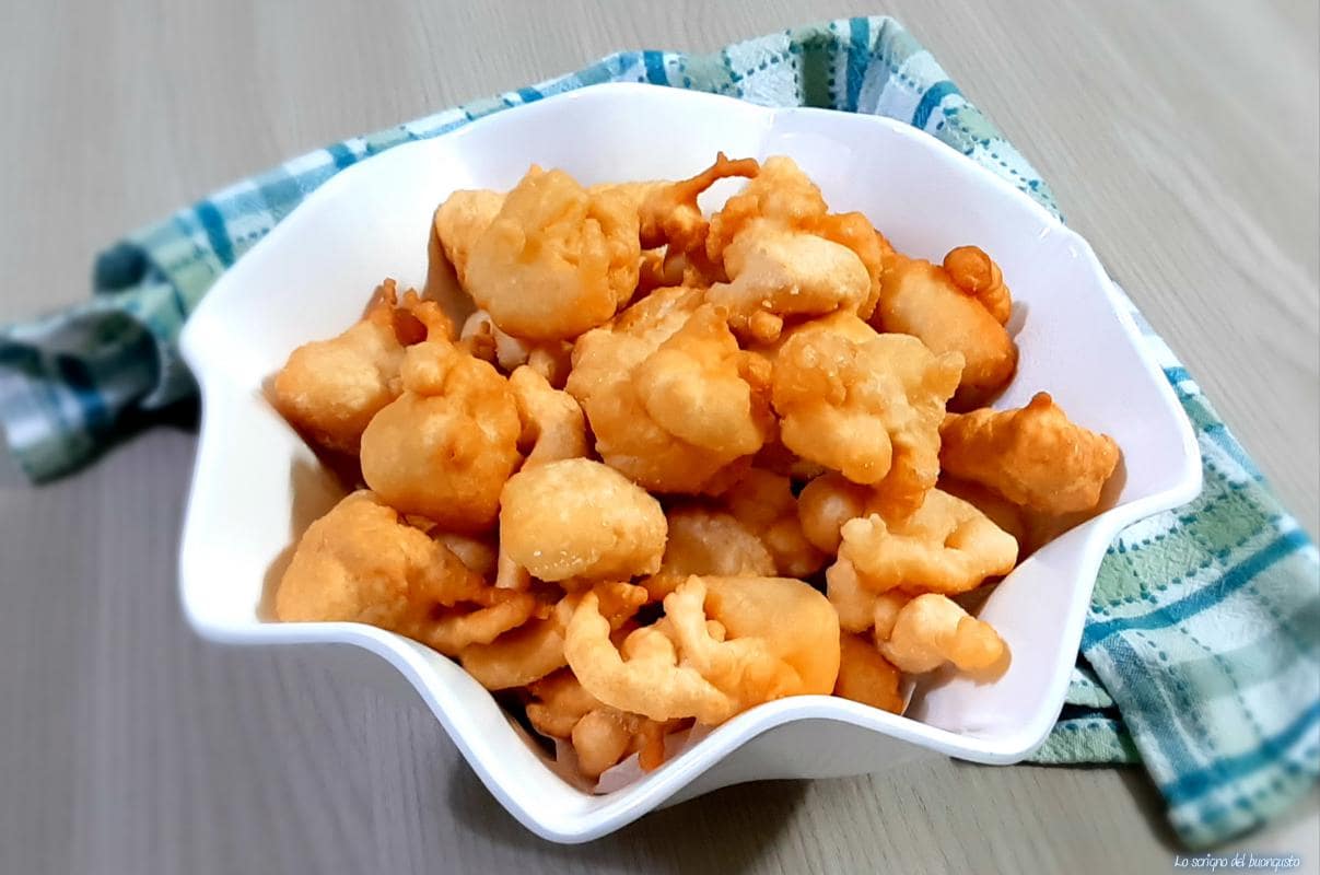 Bolinho de massa simples e saboroso