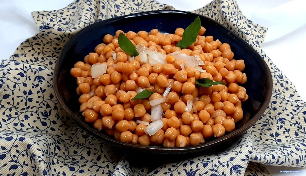 Salada de grão-de-bico