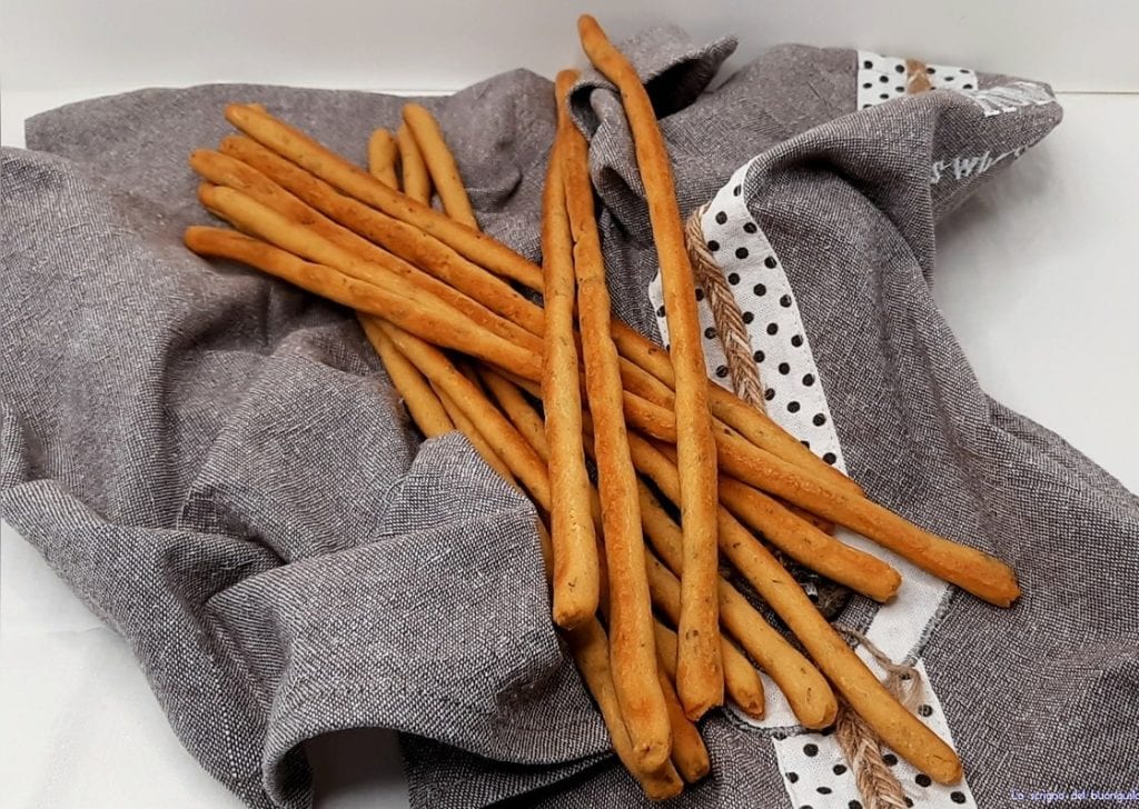 Grissini com farinha de grão-de-bico aromatizados