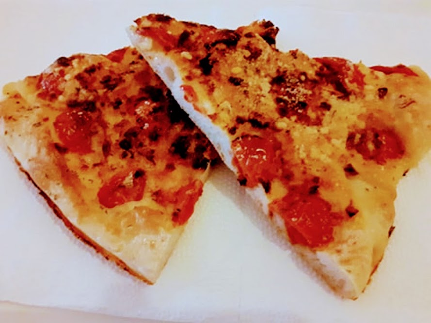 Focaccia pugliese com tomatinhos da minha mãe