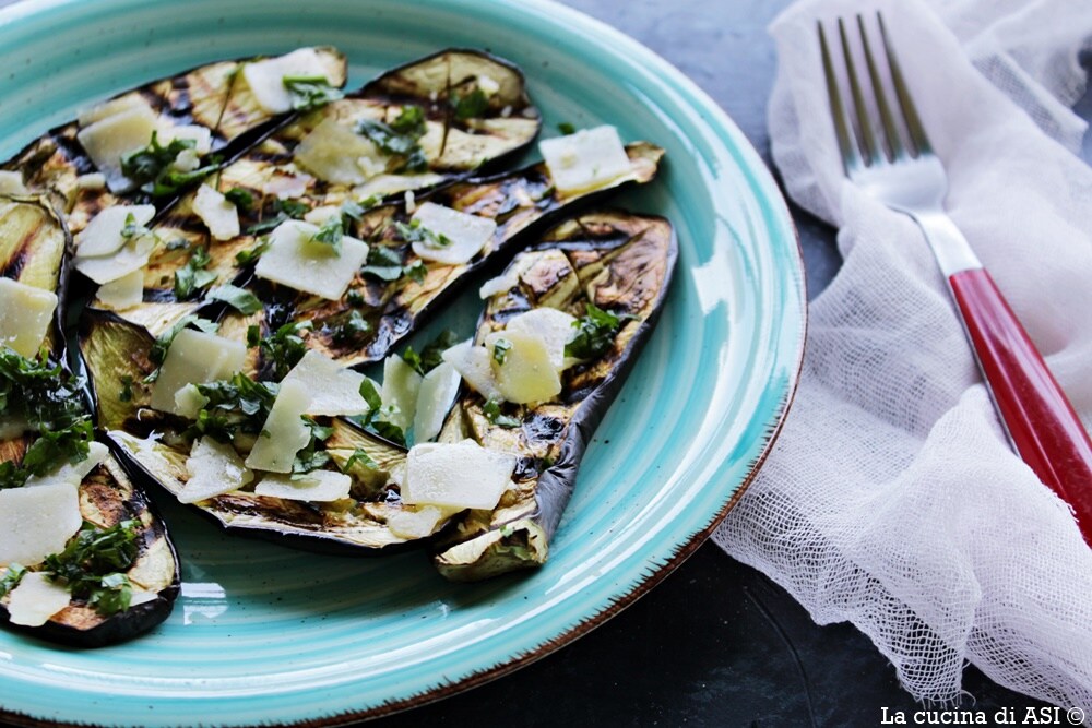 Berinjela grelhada com parmesão