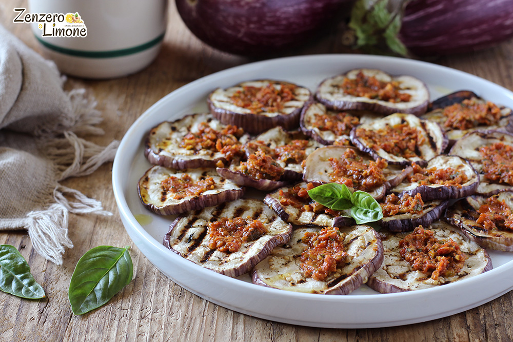 Berinjelas grelhadas com pesto vermelho