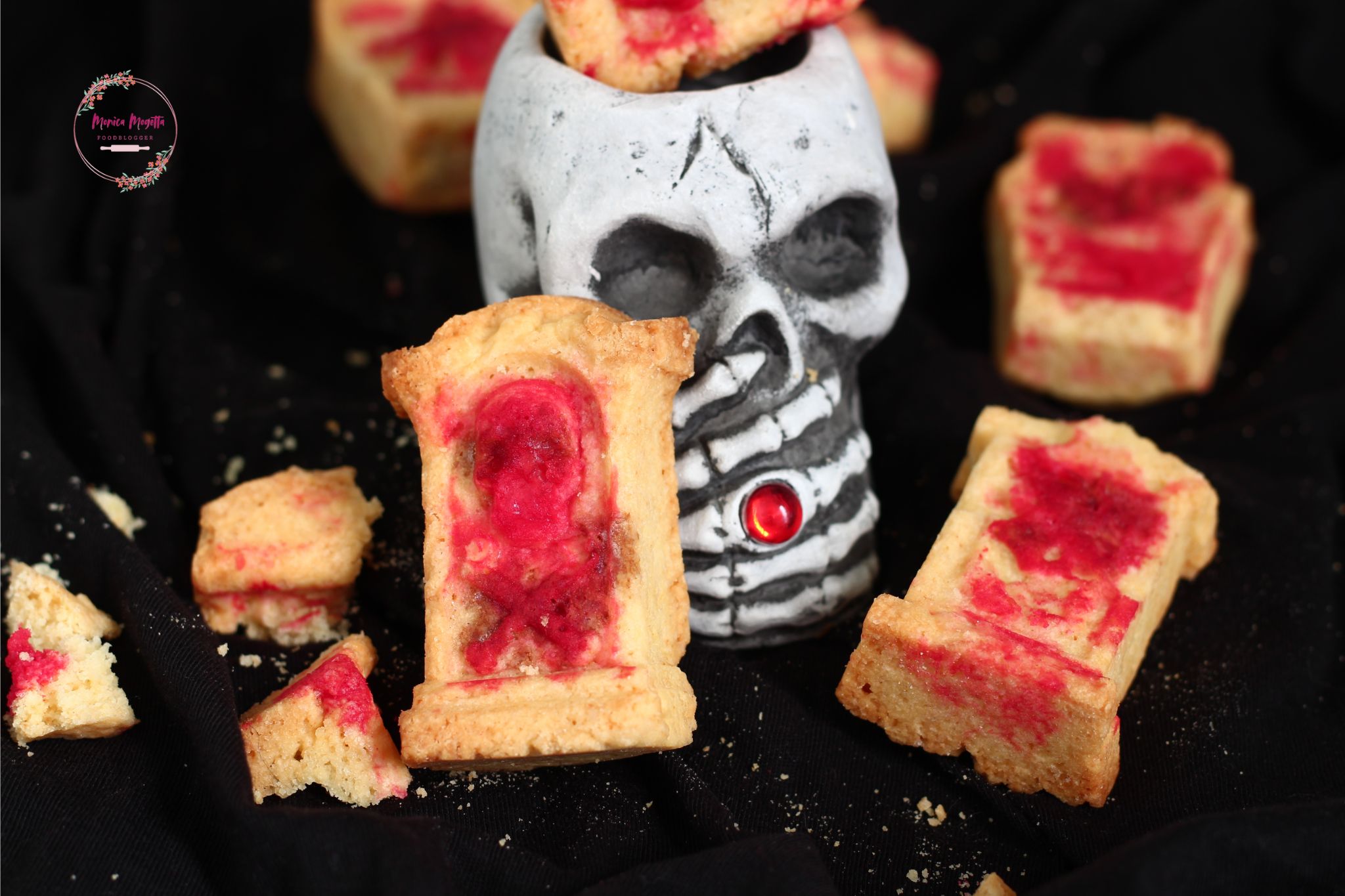 Biscoitos em formato de lápide, versão dupla com baixo índice glicêmico e clássicos