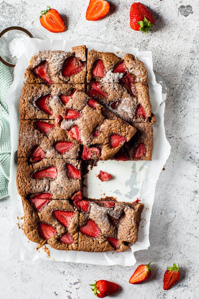 Bolo de morango e chocolate ao leite