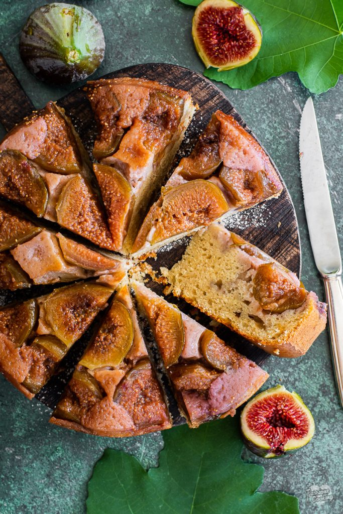 Bolo de figos frescos invertido