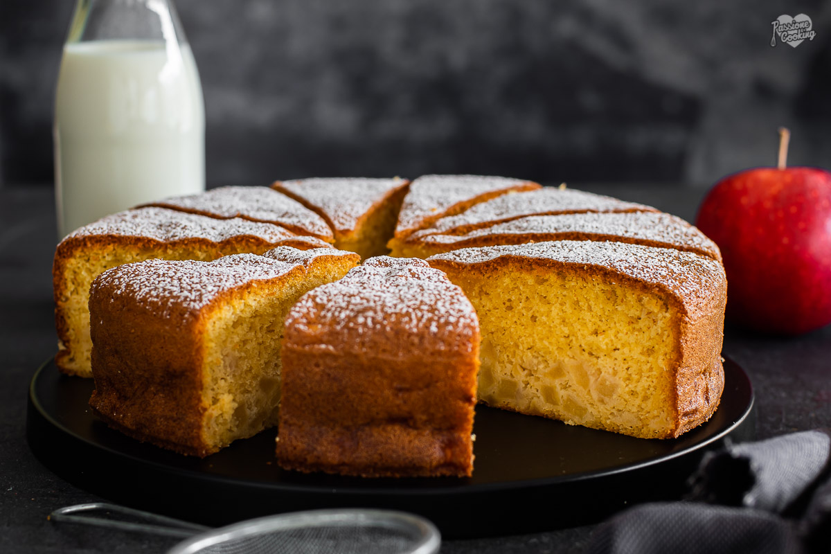 Bolo de leite quente com maçãs